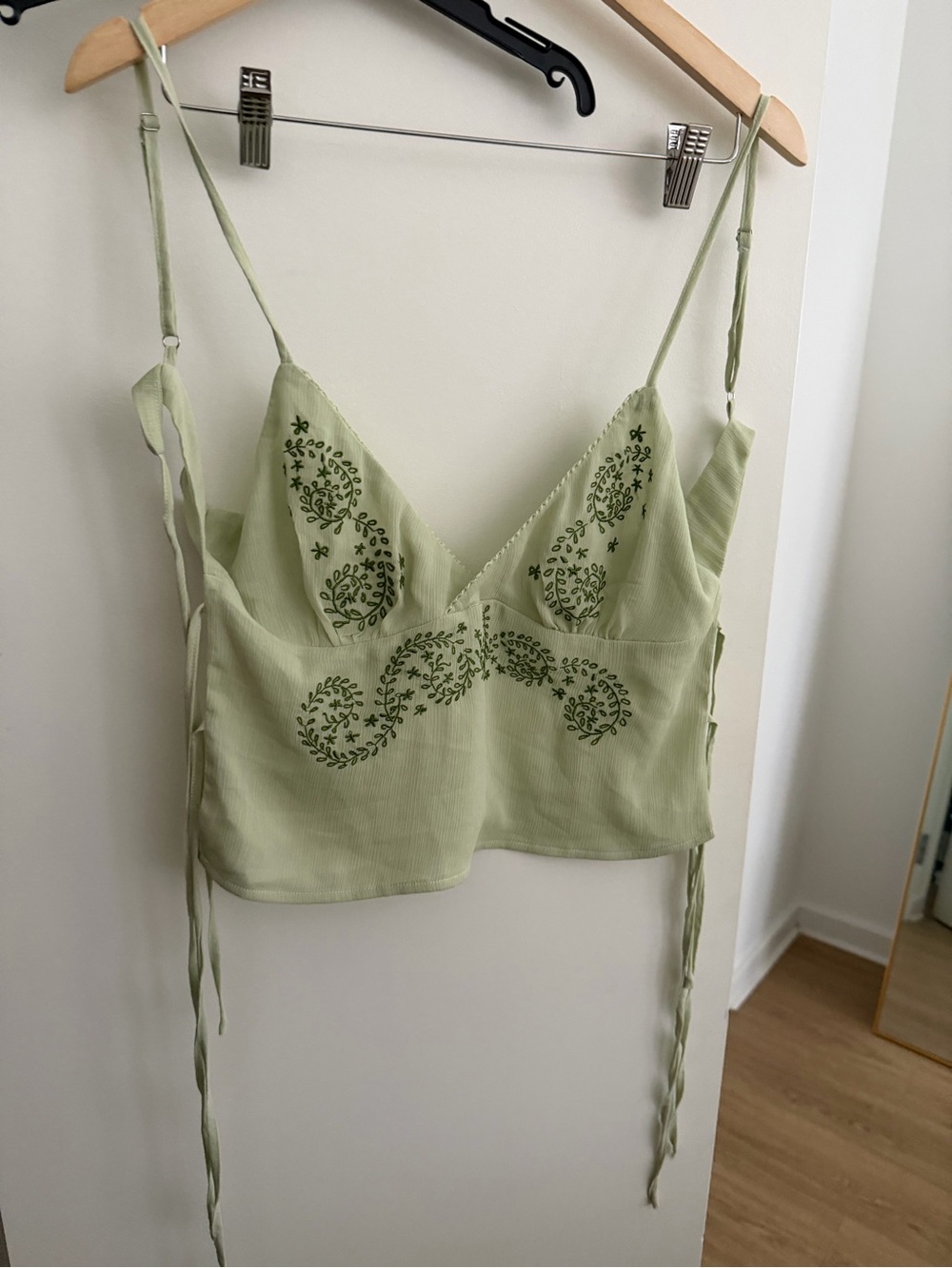 Princess Polly Pappilion Set - Picture 2 of 5